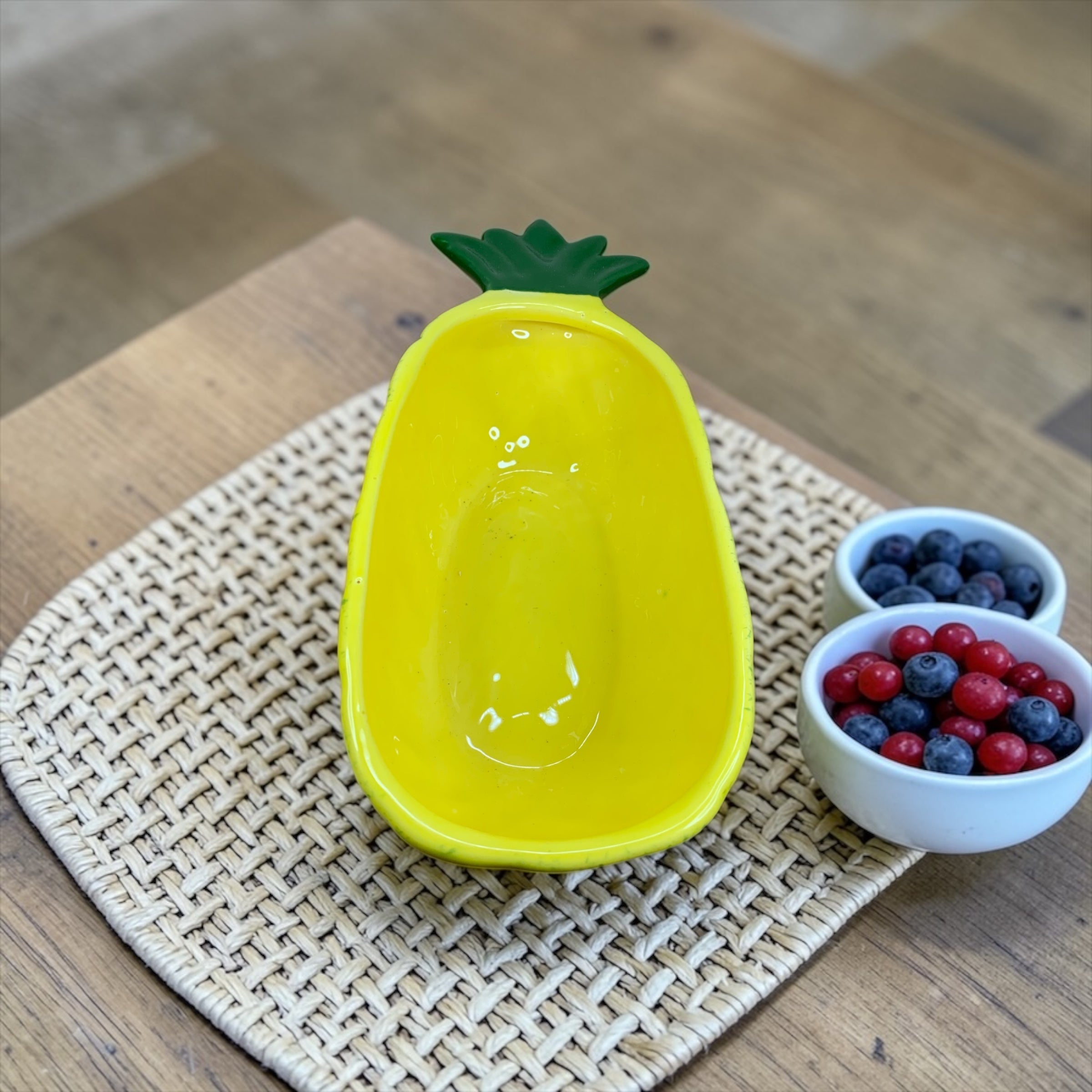 Bowl de Abacaxi Amarelo Decorado de Cerâmica