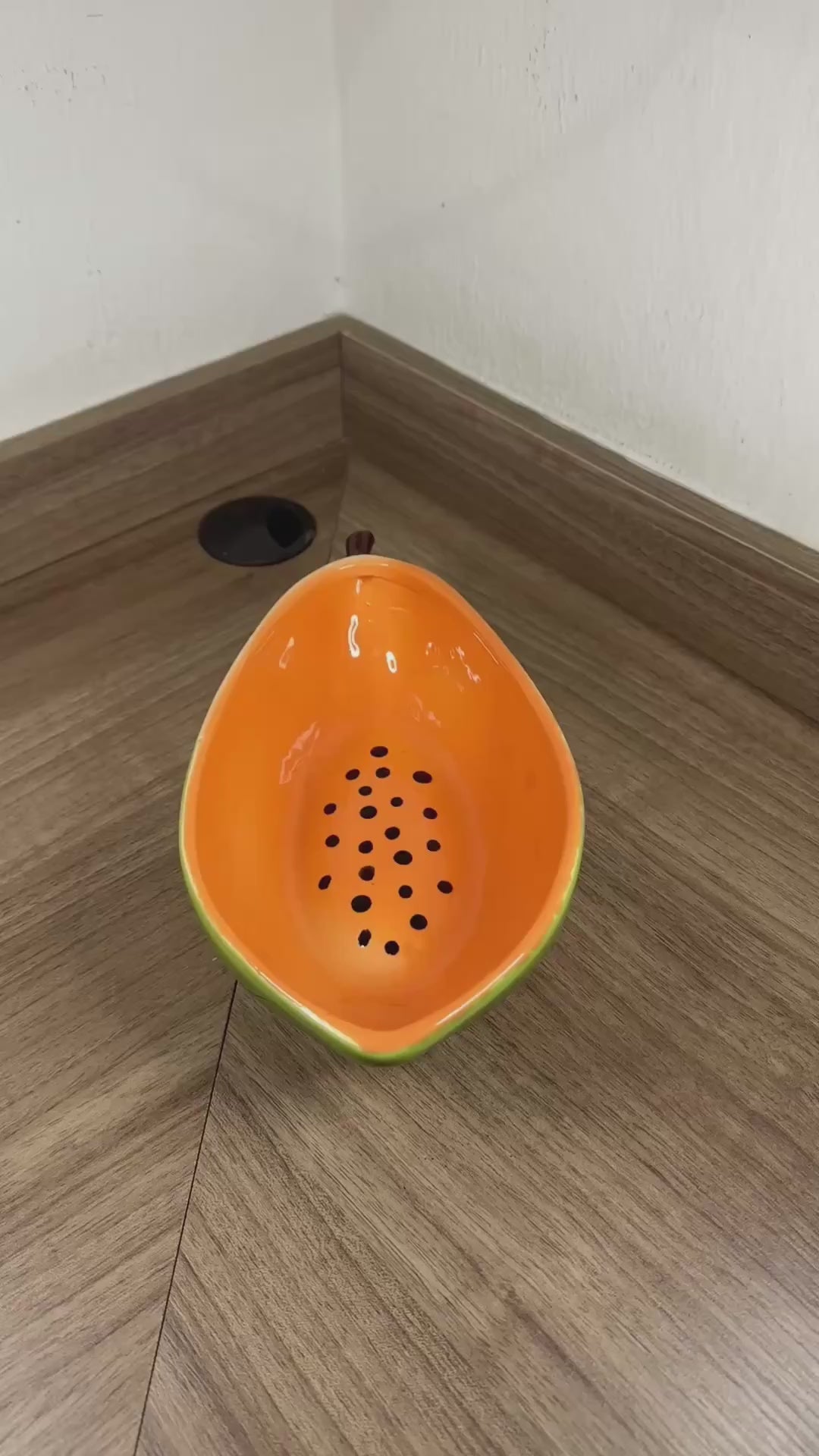 Bowl de Mamão Feito de Cerâmica Esmaltada