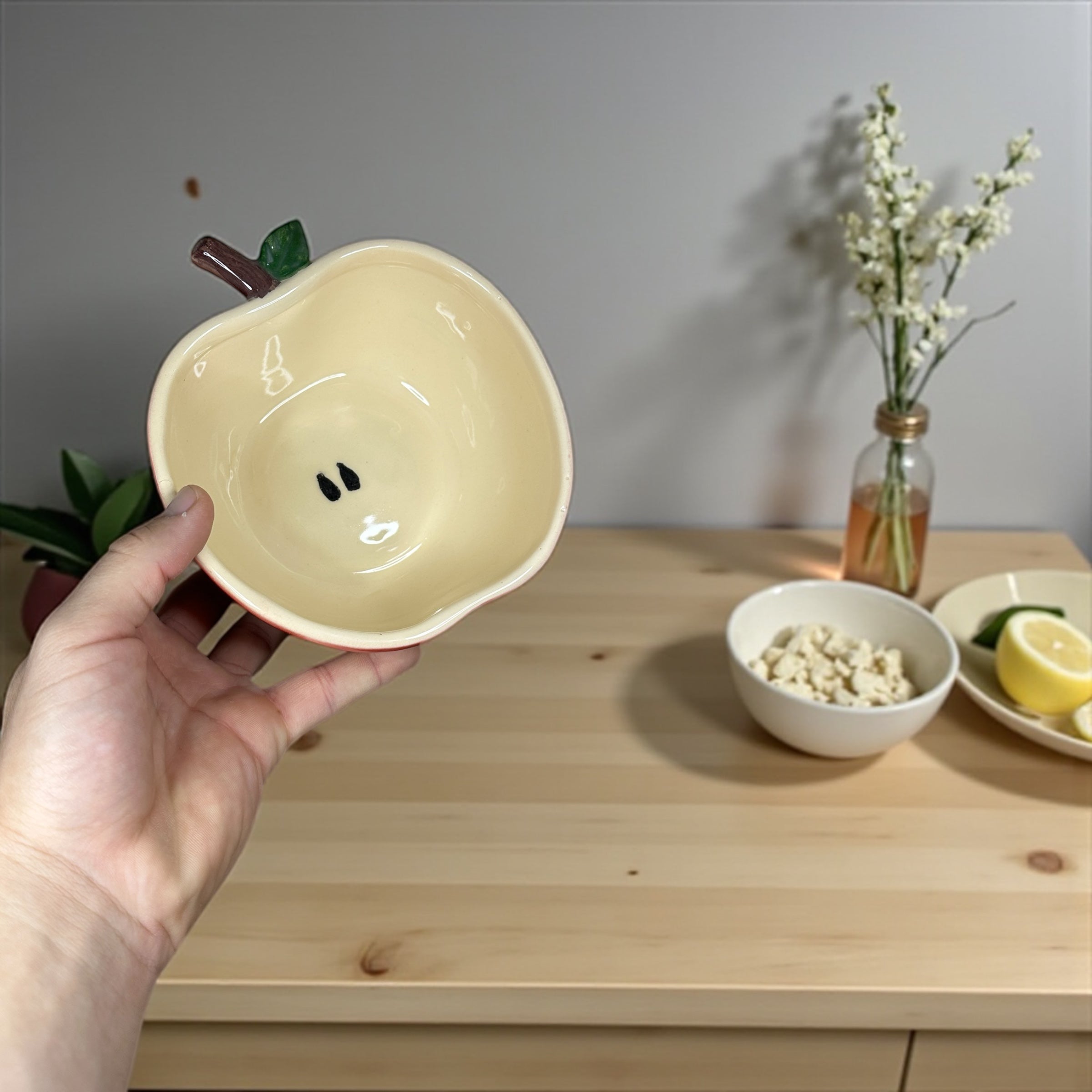 Bowl de Maça Vermelha Decorado Á Mão de Cerâmica